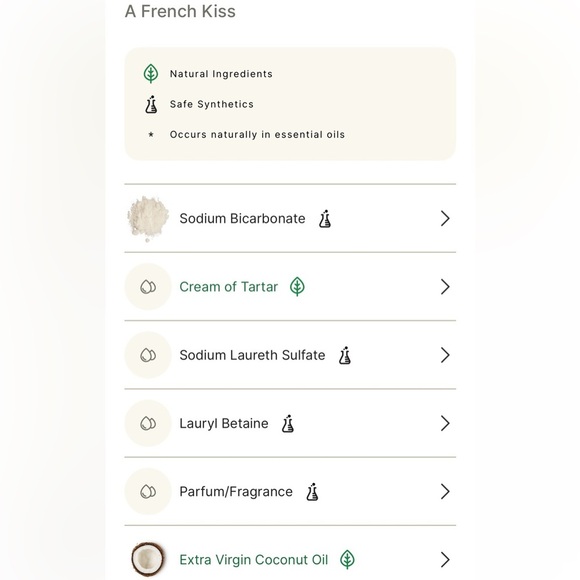 LUSH A French Kiss Bubble Bar - Picture 2 of 4